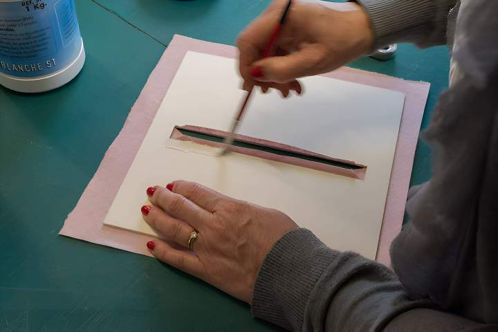 Apprenez l’art de l’encadrement en atelier